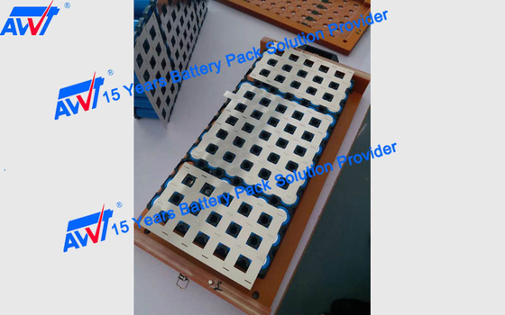 এইচডি -2119 যথার্থ স্পট ওয়েলডার 18650 32650 / 380V 5000A বৈদ্যুতিন সংকেতের মেরু বদল স্পট ওয়েল্ডার